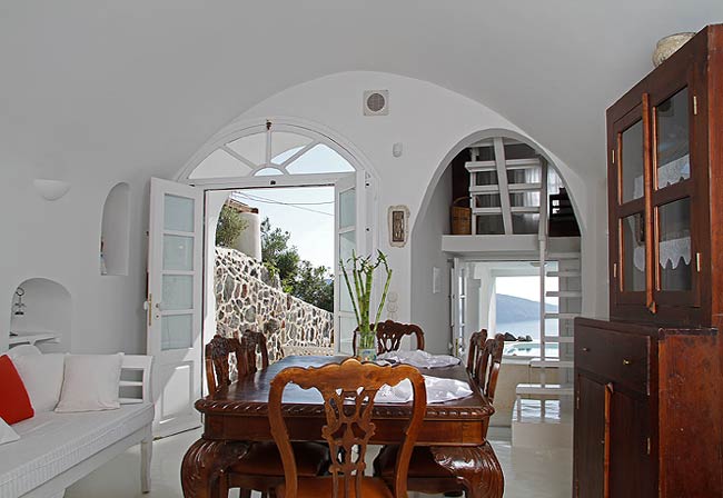 Salon of the white house, Oia Santorini,GR